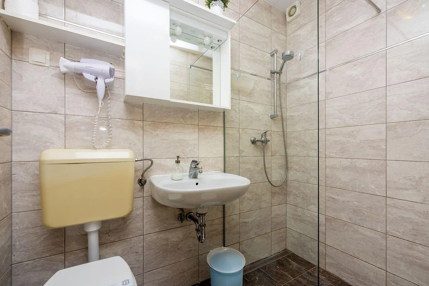 Mediterranes Apartment Nur 300 Meter Zum Sandstrand Mit Meerblick Crikvenica